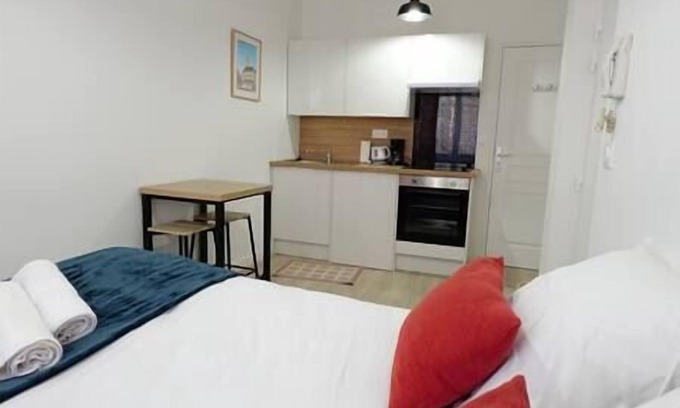 Arras Apartment | Studio, Au détour du beffroi