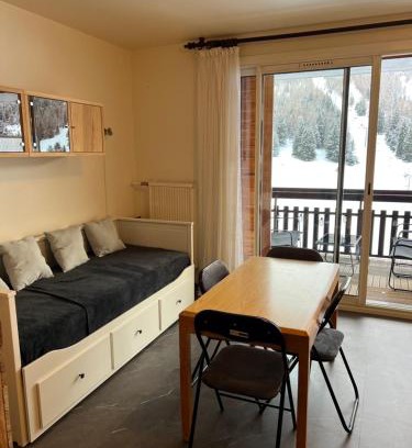 Saint-Etienne-en-Devoluy Apartment | Studio aux pieds des pistes et des commerces