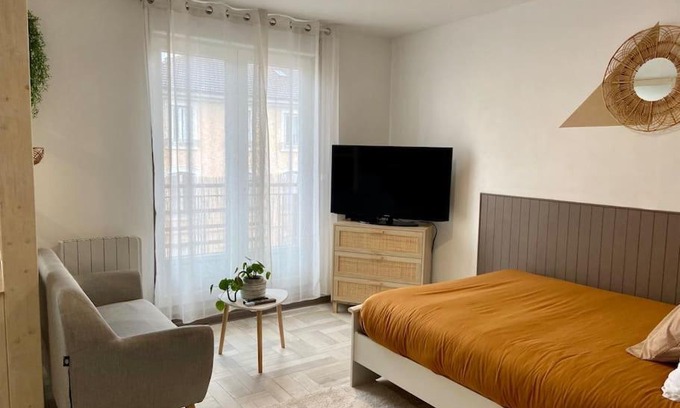 Bourg-en-Bresse Apartment | Studio avec Balcon proche Gare
