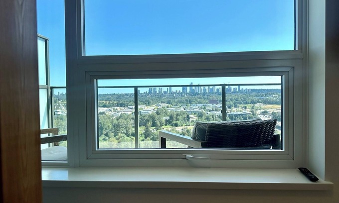 Burnaby Apartment | Studio Bachelor Unit in a high floor