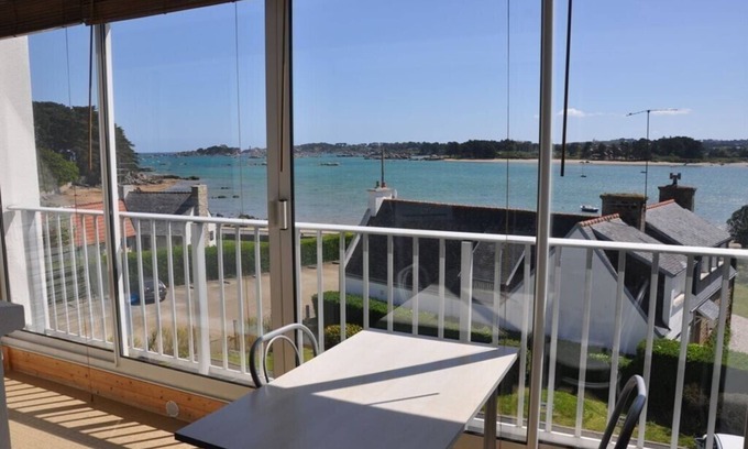 Cote de Granit Rose Apartment | Studio beautiful sea view, rocks and castle of Costaeres in TREGASTEL