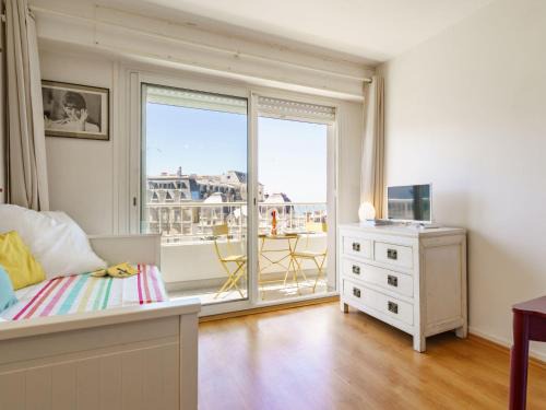 Biarritz City Centre Apartment | Studio Bellevue Clemenceau-2 by Interhome