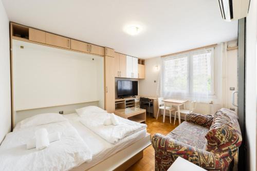 Siska District Apartment | Studio Beni