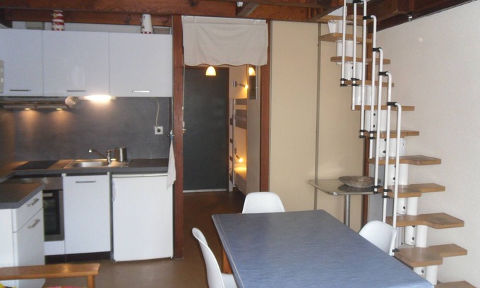 Saint-Girons Plage Apartment | Studio between sea and forest 150m from the beach/CHQ HOLIDAYS ACCEPTED/INTERNET