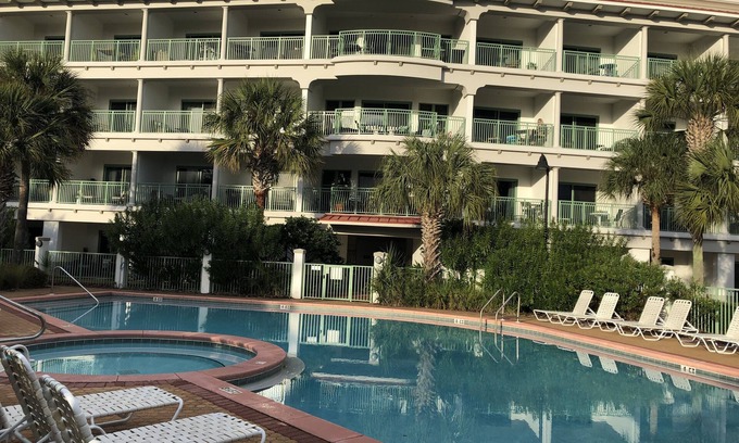 Rosemary Beach Condo | Studio between Alys and Rosemary with gulf views and deeded beach access