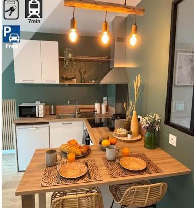 Cherbourg-en-Cotentin Apartment | Studio Bois flotté Cherbourg Netflix Parking