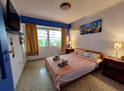 Saronida Apartment | Studio By the Beach