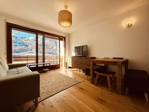 Monetier-les-Bains Apartment | Studio cabine 4 pers. à Monêtier-les-Bains, parking, balcon avec vue montagne - FR-1-330F-242