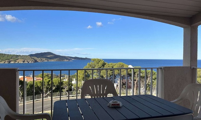Banyuls-sur-Mer Apartment | Studio cabin Banyuls-sur-Mer with balcony, AC, parking and WiFi