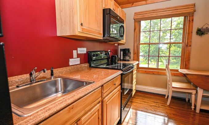 Hines Apartment | Studio Cabin-Open floor plan with full Kitchen