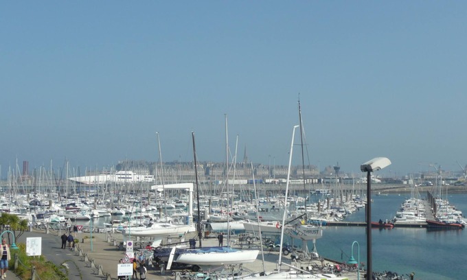 Saint-Malo Apartment | Studio cabin, sea view, ST MALO, on the marina