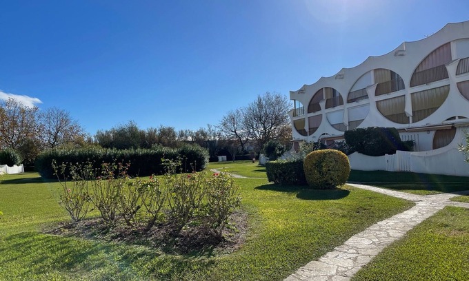 La Grande-Motte Apartment | Studio Calme Proche Mer, Excellent Emplacement