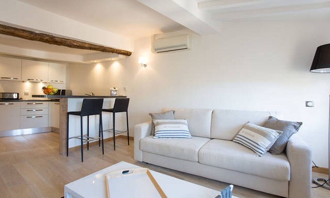 Le Suquet Apartment | Studio cannes close to the Palais des Festivals and beaches