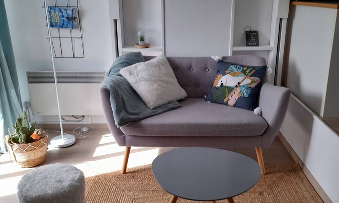 Vannes Apartment | Studio Center Port with balcony, parking and WiFi