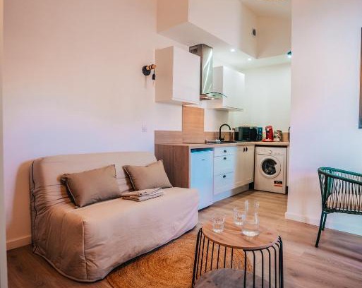Nimes City Centre Apartment | Studio centre-ville (Ecusson)