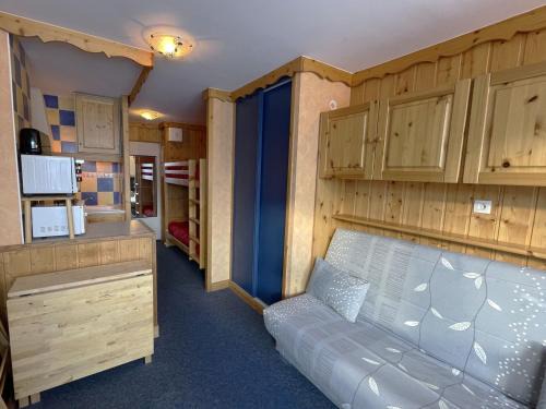Les Menuires Apartment | Studio chaleureux 19m² pour 3 personnes, balcon sud, pied des pistes, Preyerand, Les Menuires - FR-1-452-251