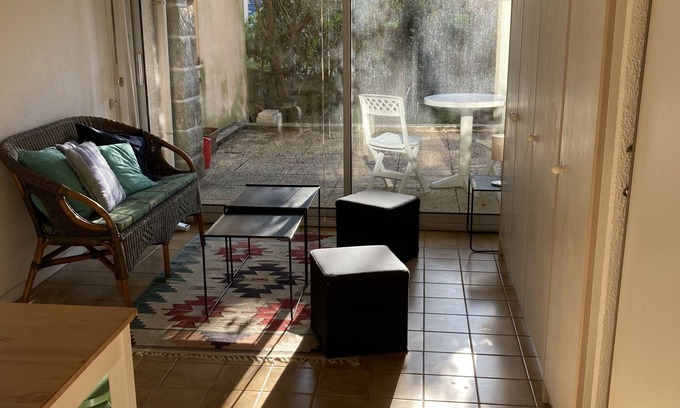 La Trinite-sur-Mer Apartment | Studio City Center with Terrasse