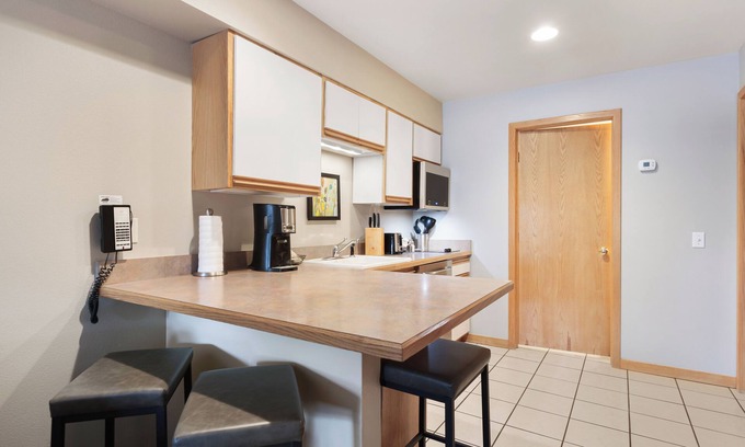 Baldy Mountain Condo | Studio Condo. AMAZING VIEWS. On bus route. Pet friendly.