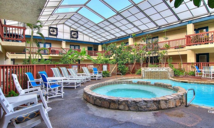 Corpus Christi Condo | Studio condo with heated pool. Walking distance to beach!