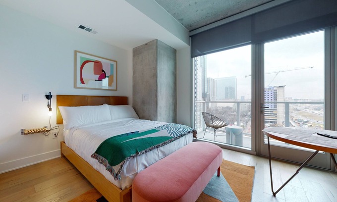 Rainey Street Historic District Apartment | Studio condo with rooftop pool, fast WiFi, central AC & private W/D