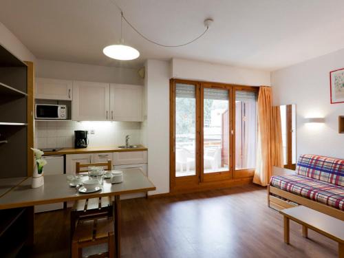 Brides-les-Bains Apartment | Studio Confortable pour 2 Personnes avec Balcon, Proche Télécabine et Spa à Brides-les-Bains - FR-1-512-114