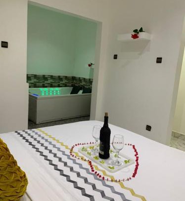 Porto-Novo Apartment | Studio confortable avec jacuzzi