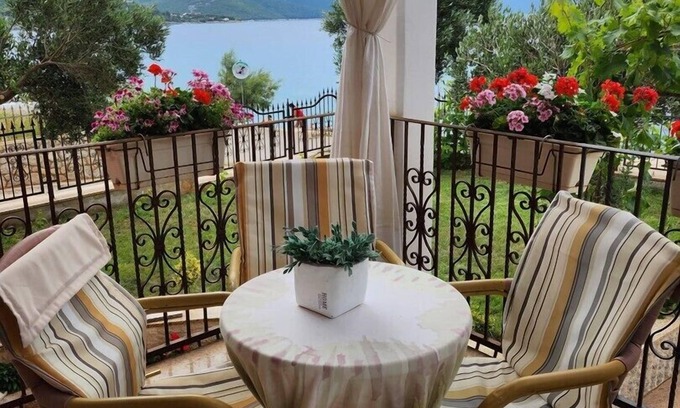 Martinscica Apartment | Studio CORALIA with sea view 10m vom Strand
