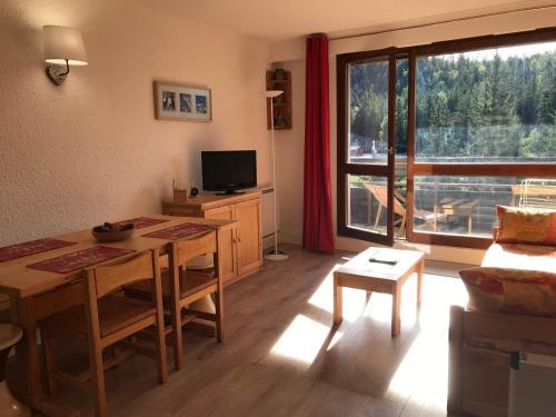 Correncon-en-Vercors Apartment | Studio cosy au pied des pistes, parfait pour famille, avec balcon, proche golf et randonnées - FR-1-515-99