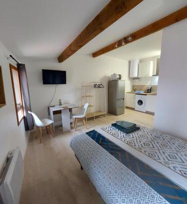 Bedarieux Apartment | Studio cosy au coeur du centre ville