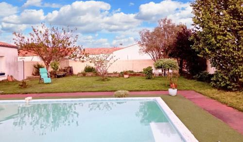 La Jarrie Apartment | Studio cosy avec jardin, La Jarrie, 23m², piscine partagée