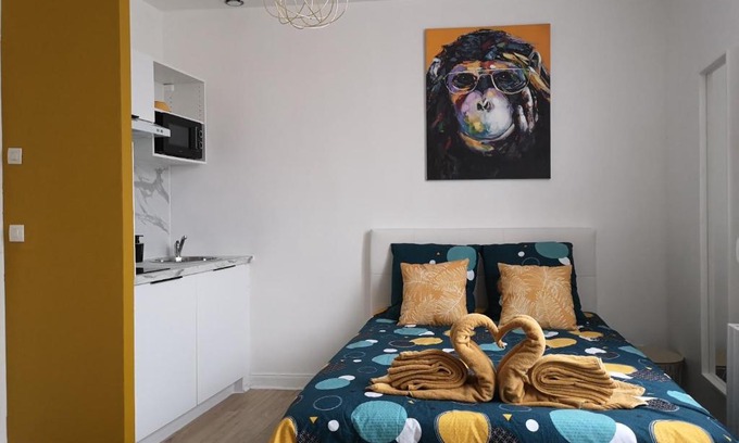 Saint-Quentin Apartment | STUDIO COSY- CHALEUREUX- QUARTIER CALME- Wifi