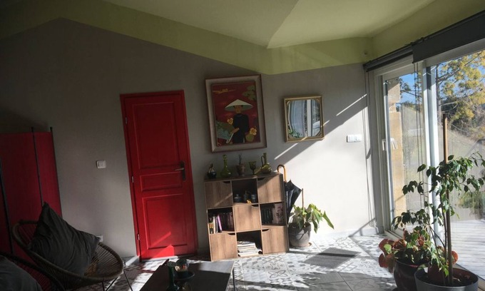 Pujaut Apartment | STUDIO DES COQUELICOTS IN A PROVENCAL FARMHOUSE