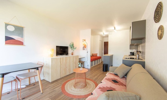 Andernos-les-Bains Apartment | Studio Du Port 30 vue bassin et port ostréicole avec piscine