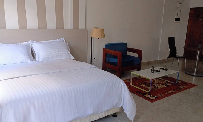 Douala Apartment | Studio Entièrement Meublé Offrant un Espace Confortable, Idéal Pour les Familles
