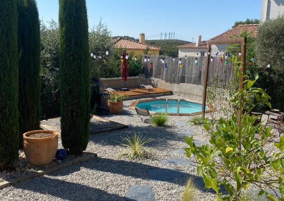 Septemes-les-Vallons Apartment | Studio entre Aix en Provence et Marseille et parking