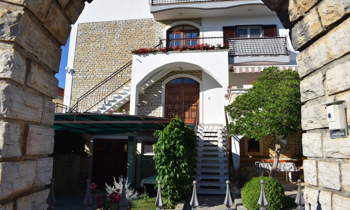 Sveti Filip i Jakov Apartment | Studio flat with balcony Sveti Filip i Jakov, Biograd (AS-4299-a)