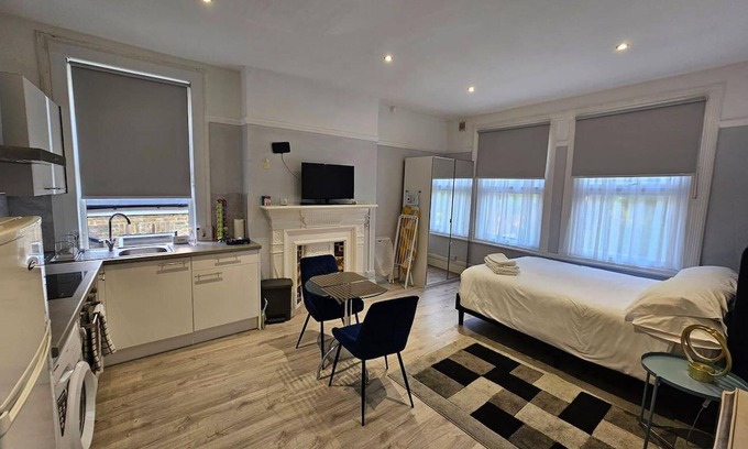 Haringey Apartment | Studio Flat in Lovely Alexandra Palace, London