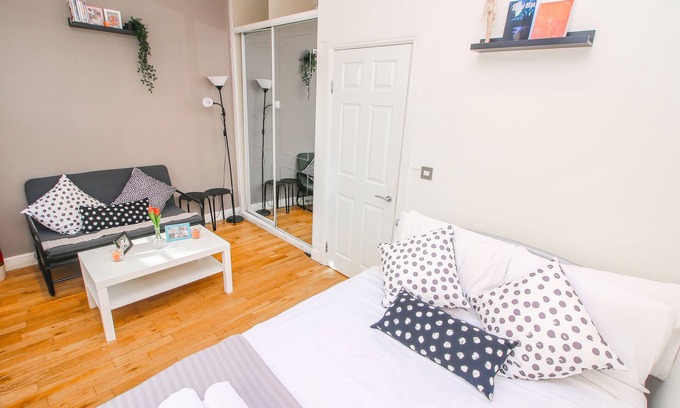 Spitalfields Apartment | Studio Flat near Liverpool Street