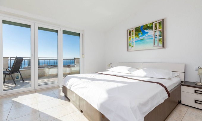 Ratac Apartment | Studio flat with balcony and sea view Makarska (AS-22017-d)