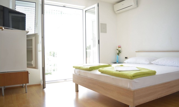 Promajna Apartment | Studio flat with balcony Promajna, Makarska (AS-23179-b)