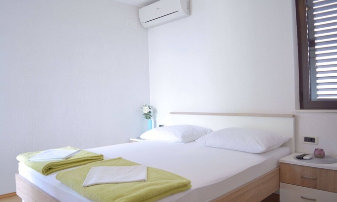 Promajna Apartment | Studio flat with balcony Promajna, Makarska (AS-23179-c)