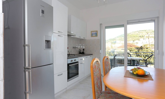 Marina Apartment | Studio flat with terrace Marina, Trogir (AS-1093-a)