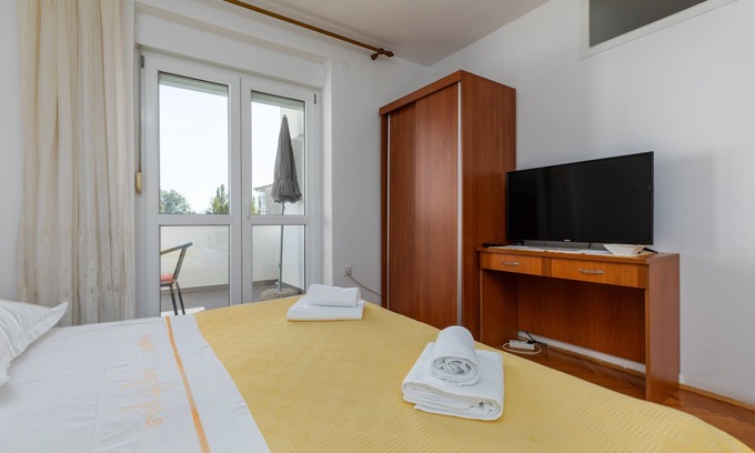Omis Apartment | Studio flat with terrace Omiš (AS-2745-a)
