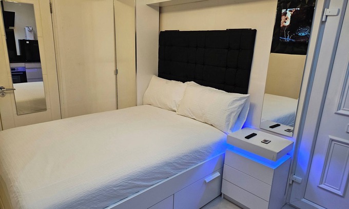 Croham Apartment | Studio for 2Guests-Parking-Garden-NearLondon-Ac
