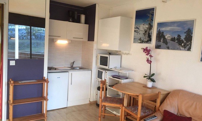 Arette Apartment | Studio for 4, direct slope access, free parking