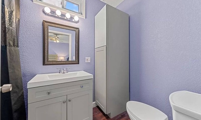 North Hyde Park Apartment | Studio for a person to live with separate entrance without kitchen