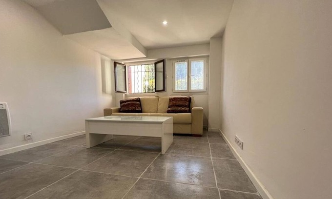 Mazargues Apartment | Studio