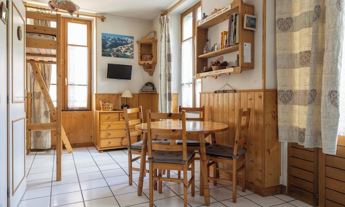 Saint-Gervais-les-Bains Apartment | Studio in Centre Village St Gervais with Balcony