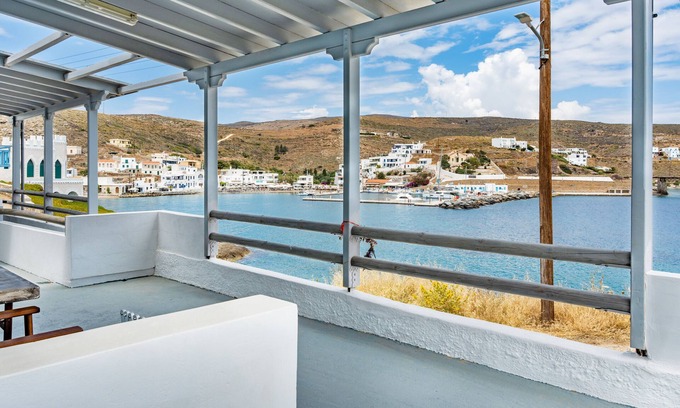 Loutra Apartment | Studio 'Gorgona 1' with Sea View, Wi-Fi and Air Conditioning