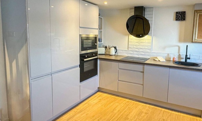 St. Margaret's Hope House | Studio House